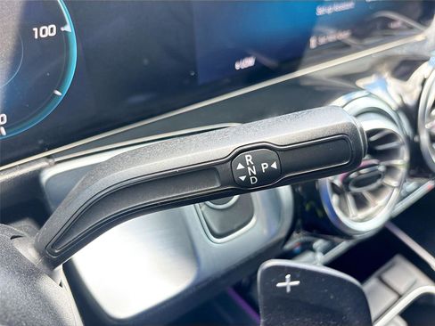 Used 2023 Mercedes-Benz EQB 250+ image 17