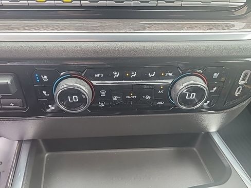 Certified 2022 Chevrolet Silverado 1500 LTZ w/ LTZ Convenience Package II image 27