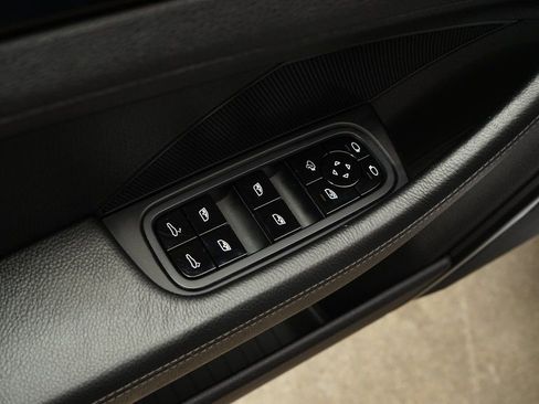 Used 2020 Porsche Panamera 4 Executive image 26