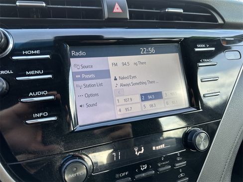 Used 2018 Toyota Camry SE image 16