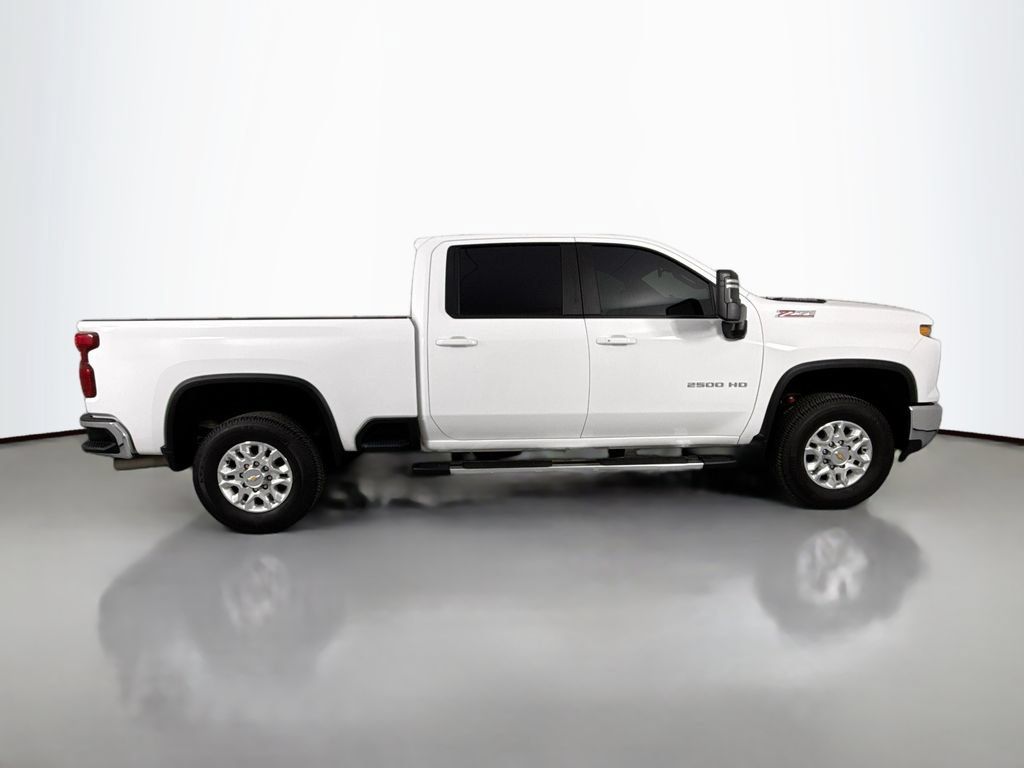 Used 2025 Chevrolet Silverado 2500 LT AWD/4WD image 8