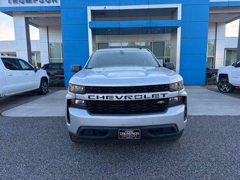 Used 2020 Chevrolet Silverado 1500 Custom w/ Custom Value Package RWD image 2
