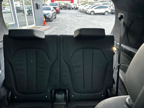 Used 2019 BMW X7 xDrive50i w/ M Sport Package image 19