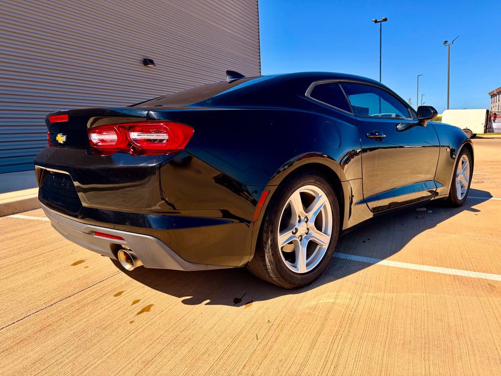 Used 2022 Chevrolet Camaro LT RWD image 2