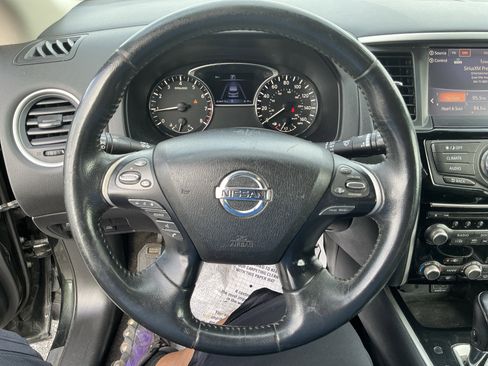 Used 2019 Nissan Pathfinder SV image 27