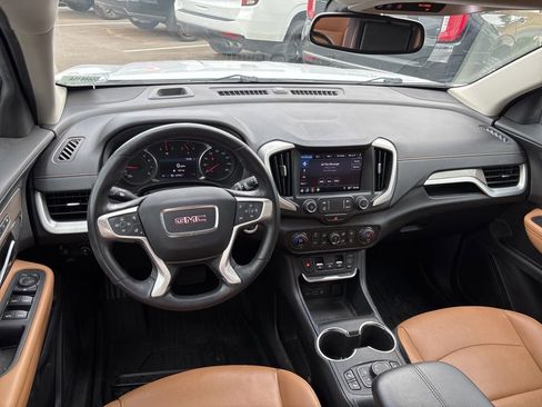 Used 2019 GMC Terrain SLT w/ Preferred Package FWD image 3