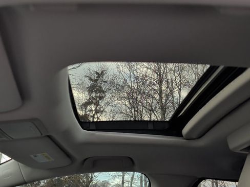 Used 2025 Honda Odyssey Elite image 7