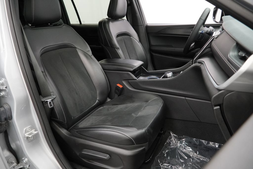 Certified 2024 Jeep Grand Cherokee L Altitude AWD/4WD image 41
