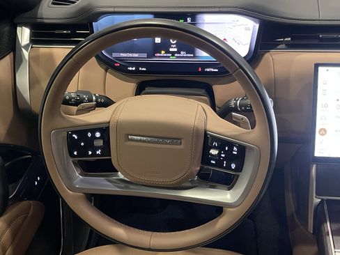 Used 2025 Land Rover Range Rover Autobiography AWD/4WD image 19