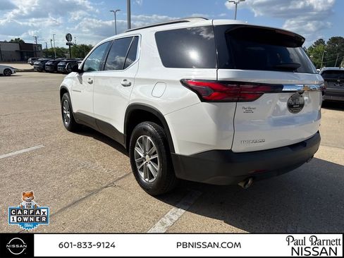 Used 2023 Chevrolet Traverse LT FWD image 8