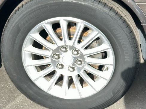 Used 2011 Buick Enclave CXL AWD/4WD image 17