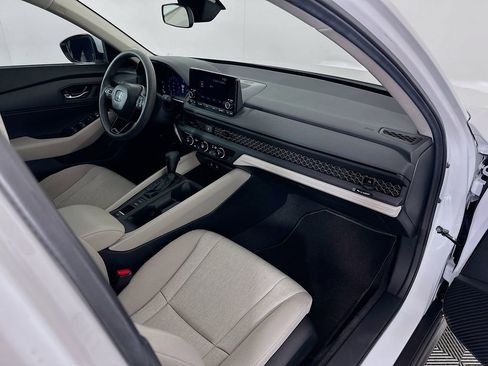 Certified 2025 Honda Accord LX image 28