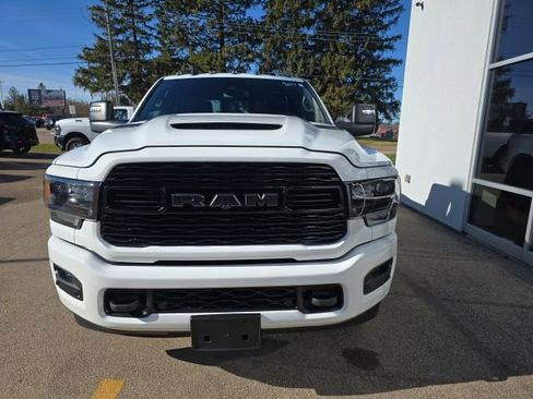Used 2023 RAM 3500 Limited image 2