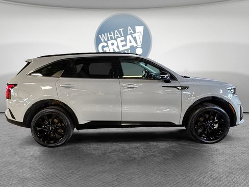 Certified 2023 Kia Sorento SX AWD/4WD image 2
