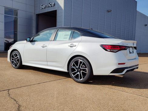 New 2025 Nissan Sentra SR image 3