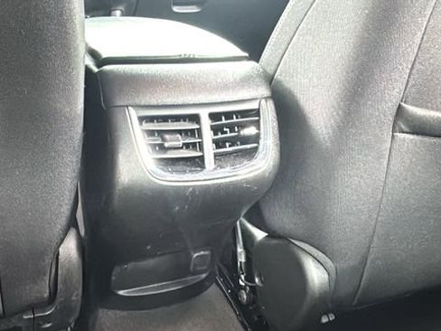 Used 2024 Chevrolet Malibu LT image 32