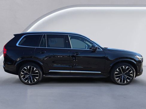Certified 2025 Volvo XC90 B6 Plus image 3