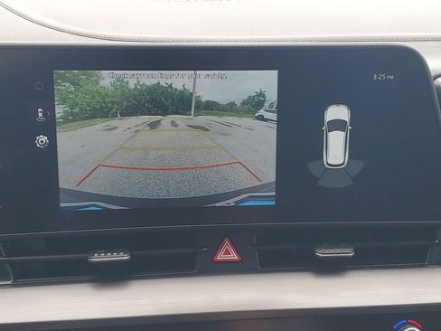 Used 2024 Kia Sportage EX FWD image 17
