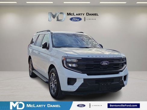 Used 2025 Ford Expedition Active image 1