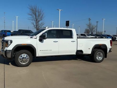 New 2026 GMC Sierra 3500 SLT w/ SLT Convenience Package image 5