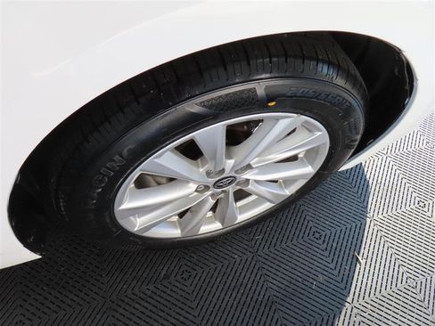 Used 2024 Toyota Corolla SE image 9