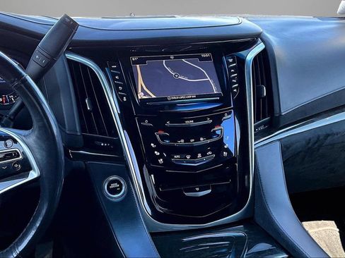 Certified 2019 Cadillac Escalade Platinum AWD/4WD image 9