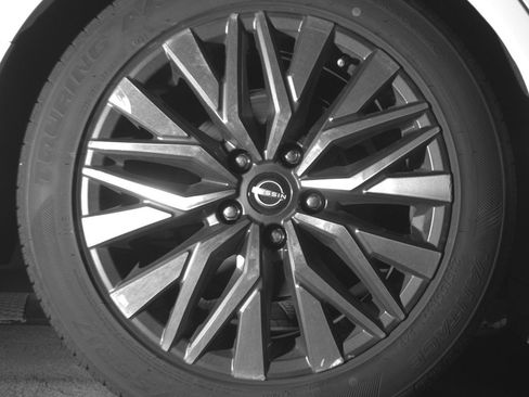 Used 2025 Nissan Altima 2.5 SV image 15