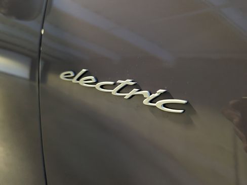 Used 2025 Porsche Macan Electric image 20