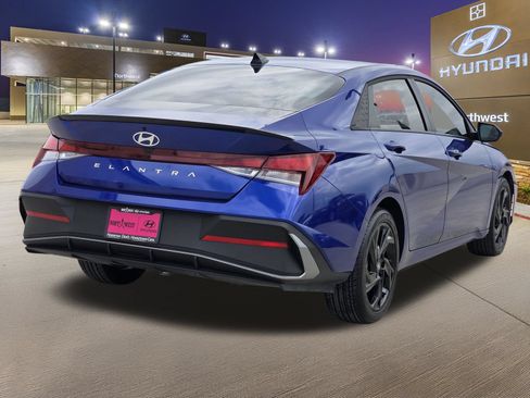 Certified 2026 Hyundai Elantra Sport FWD image 7
