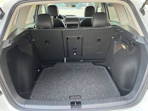 Used 2022 Volkswagen Taos SE FWD image 5