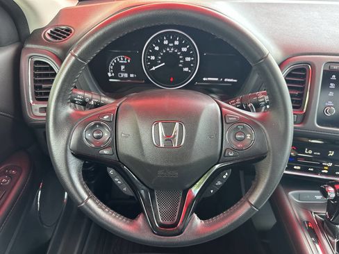 Used 2020 Honda HR-V Touring image 16