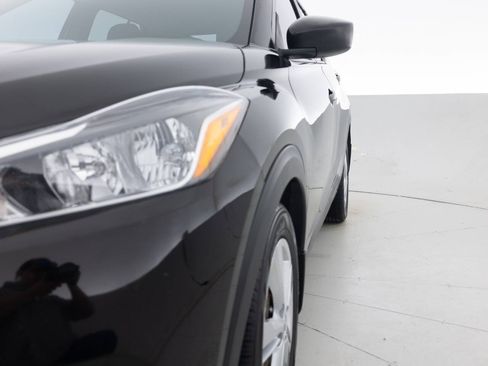 Used 2020 Nissan Kicks S FWD image 12