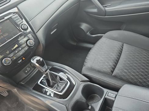 Used 2020 Nissan Rogue SV AWD/4WD image 23