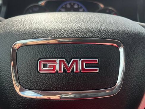 Used 2023 GMC Acadia SLT w/ Elevation Edition FWD image 32