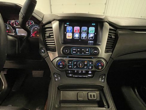 Used 2018 Chevrolet Suburban Premier image 37