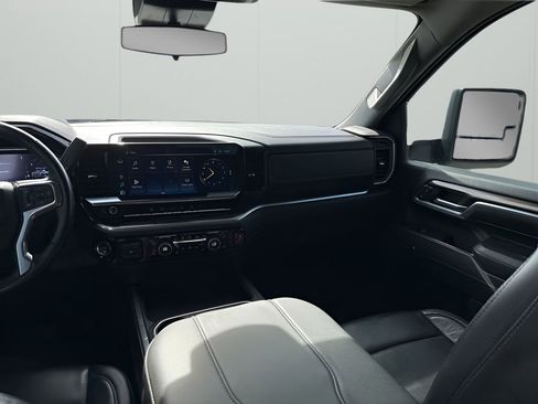 Used 2024 Chevrolet Silverado 3500 LT w/ Convenience Package image 24