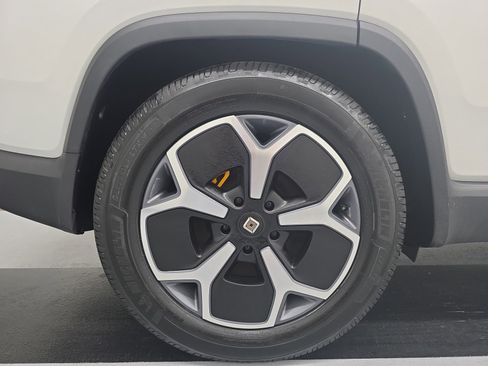 Used 2024 Rivian R1S Adventure image 12