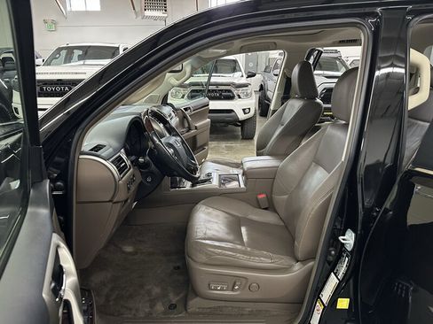Used 2014 Lexus GX 460 w/ Premium Package AWD/4WD image 10