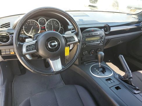 Used 2006 MAZDA MX-5 Miata Touring RWD image 21