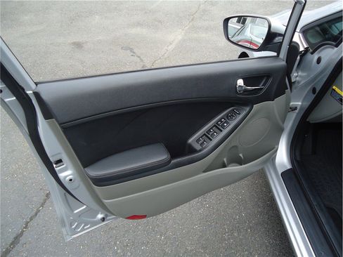 Used 2016 Kia Forte EX w/ EX Premium Package image 10