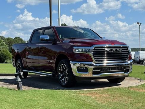 Used 2025 RAM 1500 Laramie AWD/4WD image 1
