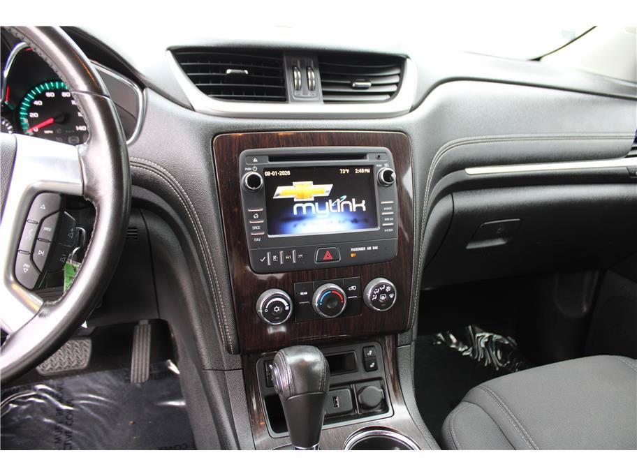 Used 2015 Chevrolet Traverse LT w/ Style and Technology Package FWD image 23