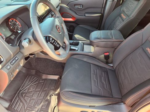 Used 2025 Nissan Frontier PRO-4X image 13