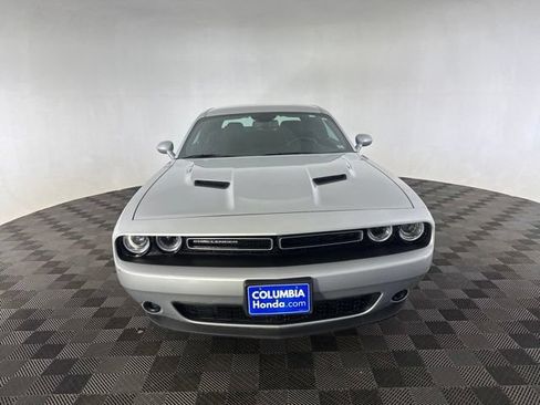 Used 2022 Dodge Challenger SXT RWD image 3