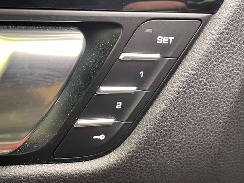 Used 2018 Porsche Macan S AWD/4WD image 30