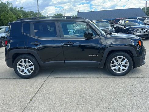 Used 2015 Jeep Renegade Latitude w/ Popular Equipment Group FWD image 4