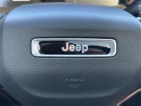 Certified 2023 Jeep Grand Cherokee Altitude image 31