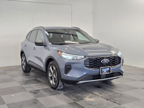 Certified 2025 Ford Escape ST-Line image 2