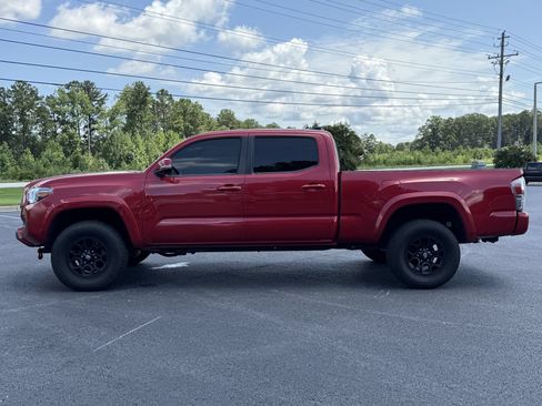 Used 2022 Toyota Tacoma SR5 w/ Technology Package RWD image 13
