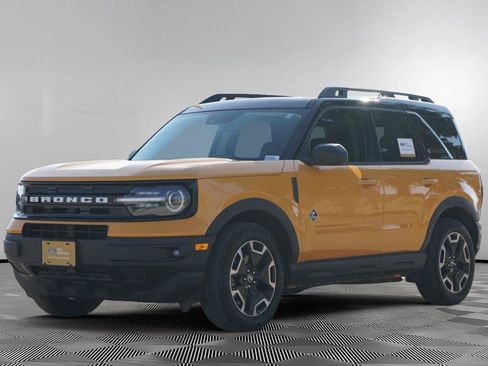 Certified 2022 Ford Bronco Sport Outer Banks w/ Tech Package AWD/4WD image 7